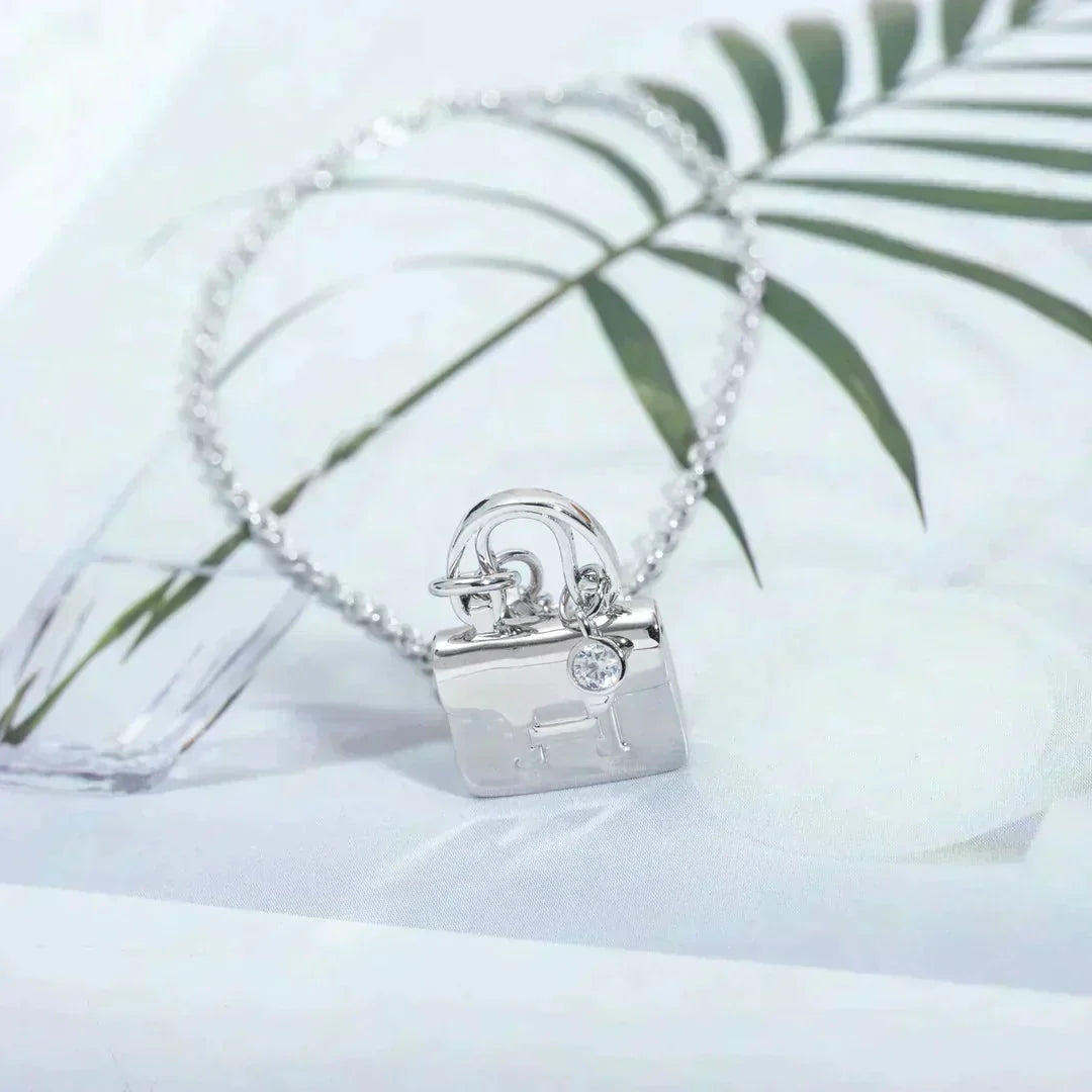 [Avelora]AMULETTE PEDANT SILVER NECKLACE