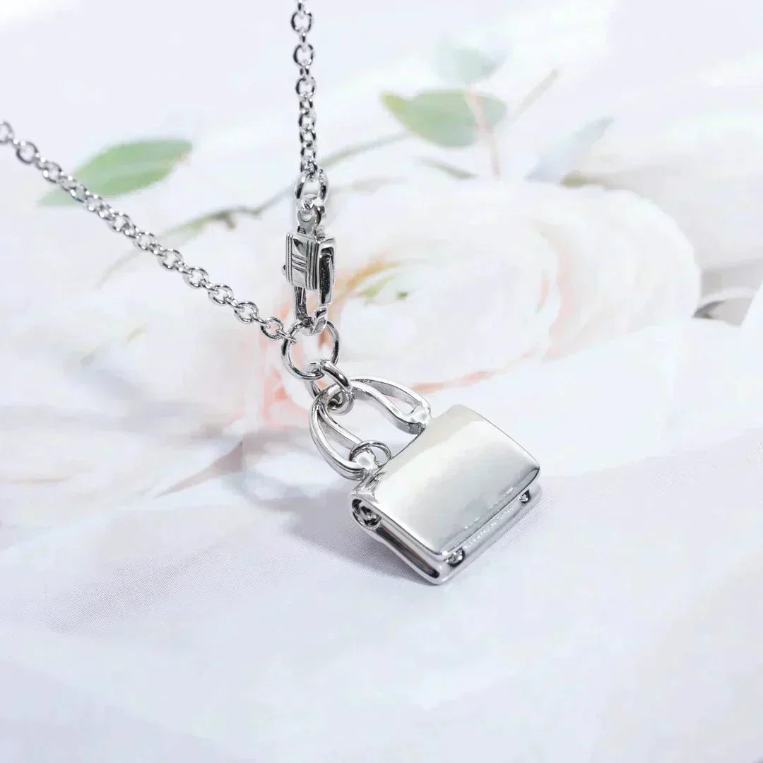 [Avelora Jewelry ]AMULETTE PEDANT SILVER NECKLACE