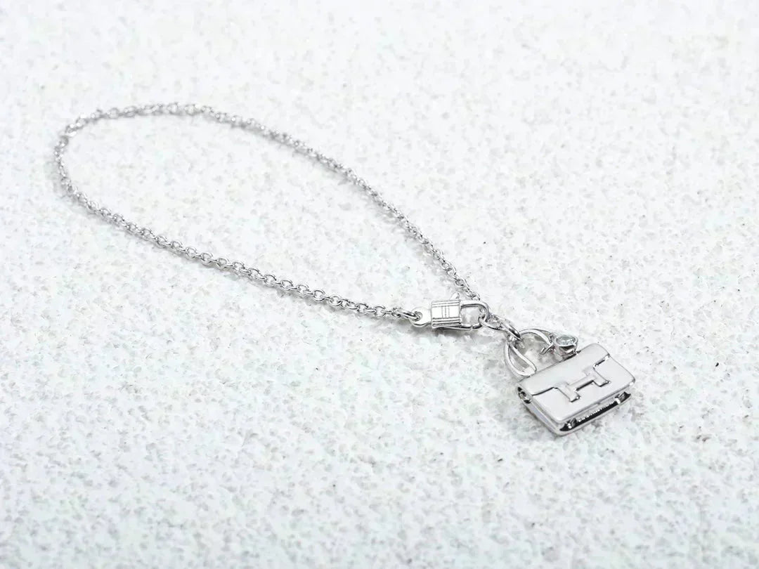 [Avelora]AMULETTE PEDANT SILVER NECKLACE