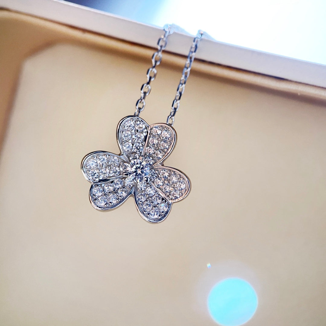[Avelora Jewelry ]CLOVER DIAMOND NECKLACE SILVER