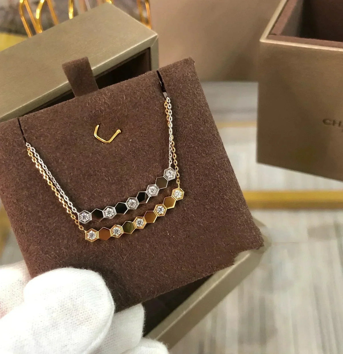 [Avelora Jewelry ]BEE LOVE NECKLACE DIAMOND