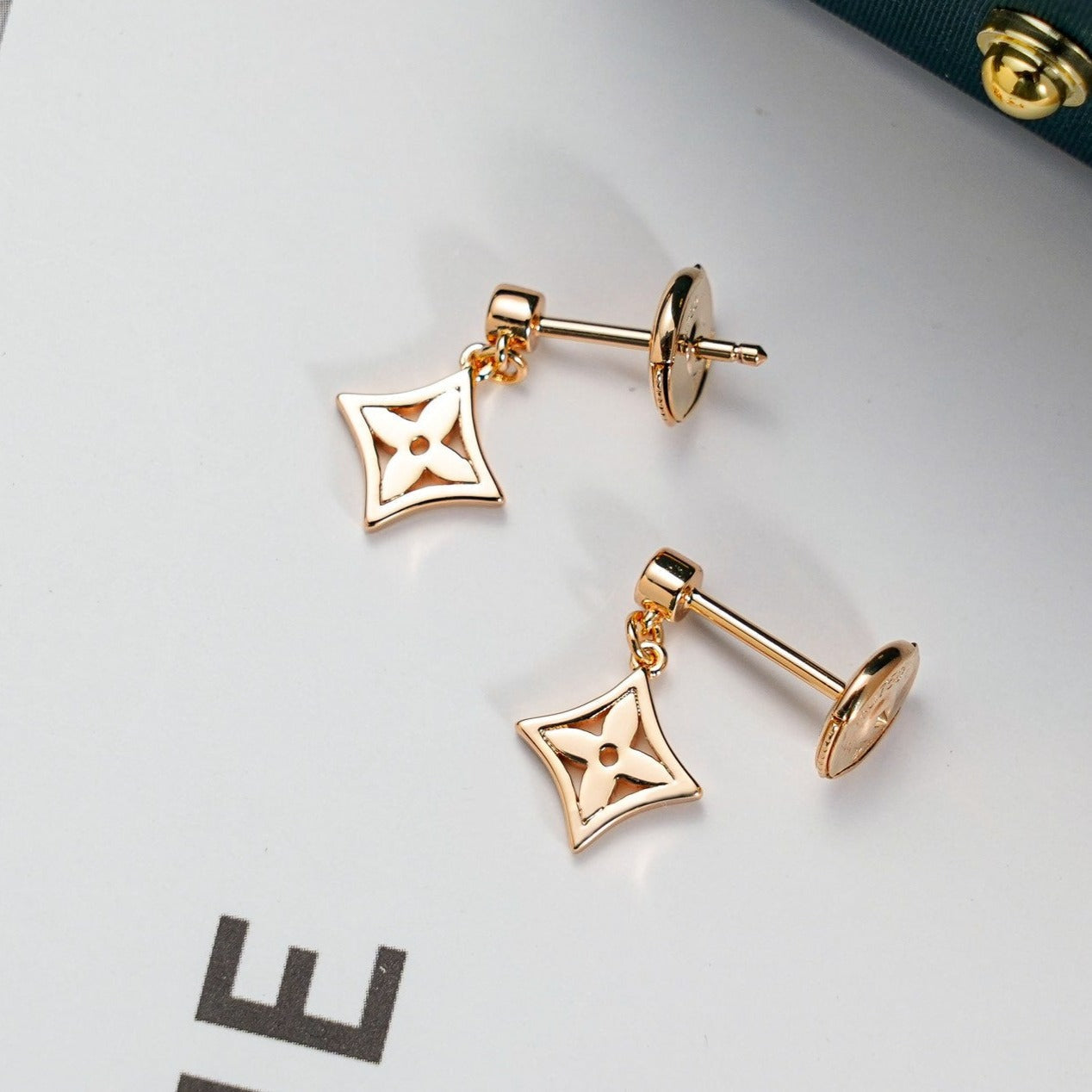 [Avelora]STAR EARRINGS GOLD