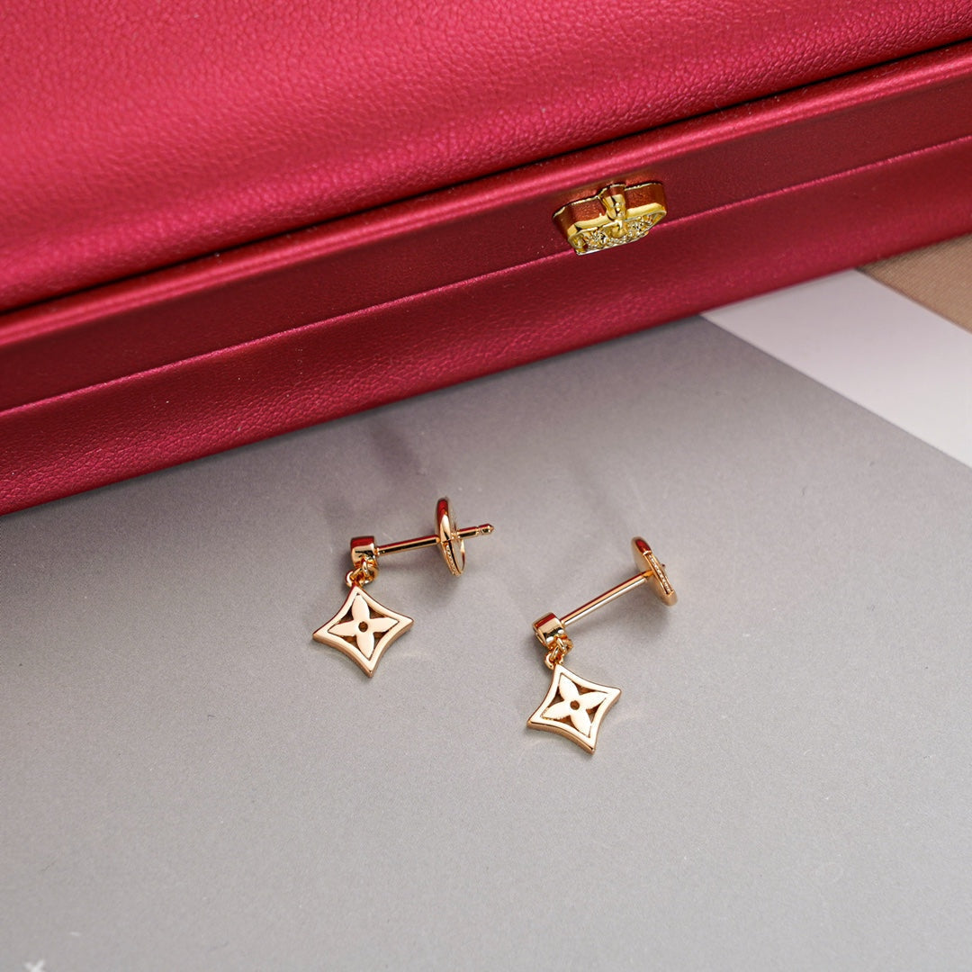 [Avelora Jewelry ]STAR EARRINGS GOLD