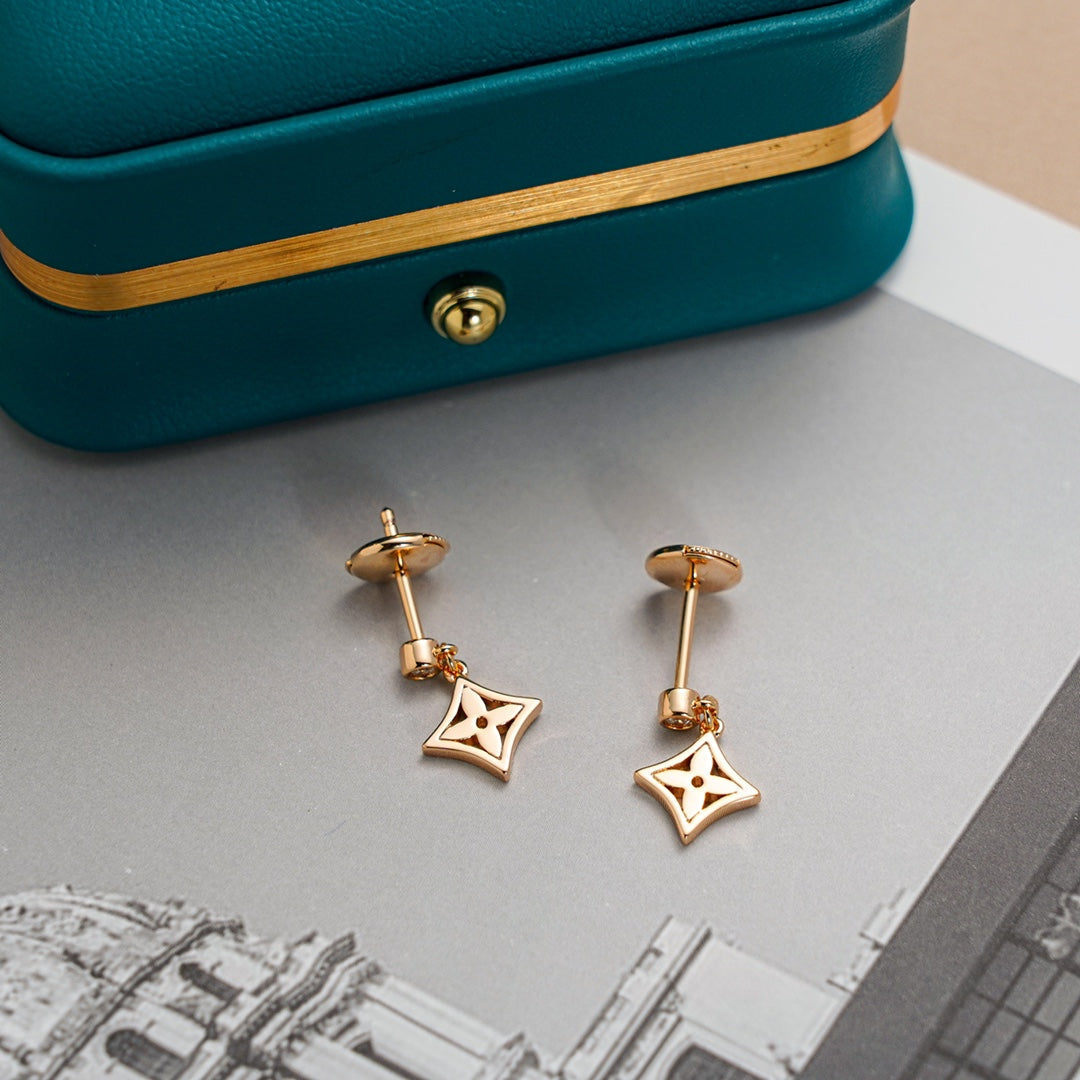 [Avelora Jewelry ]STAR EARRINGS GOLD
