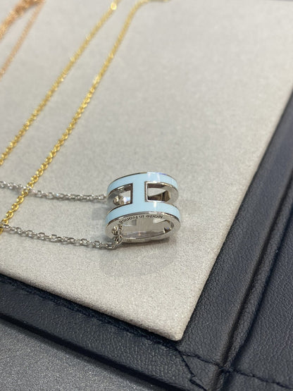 [Avelora]POP H LIGHT BLUE NECKLACE