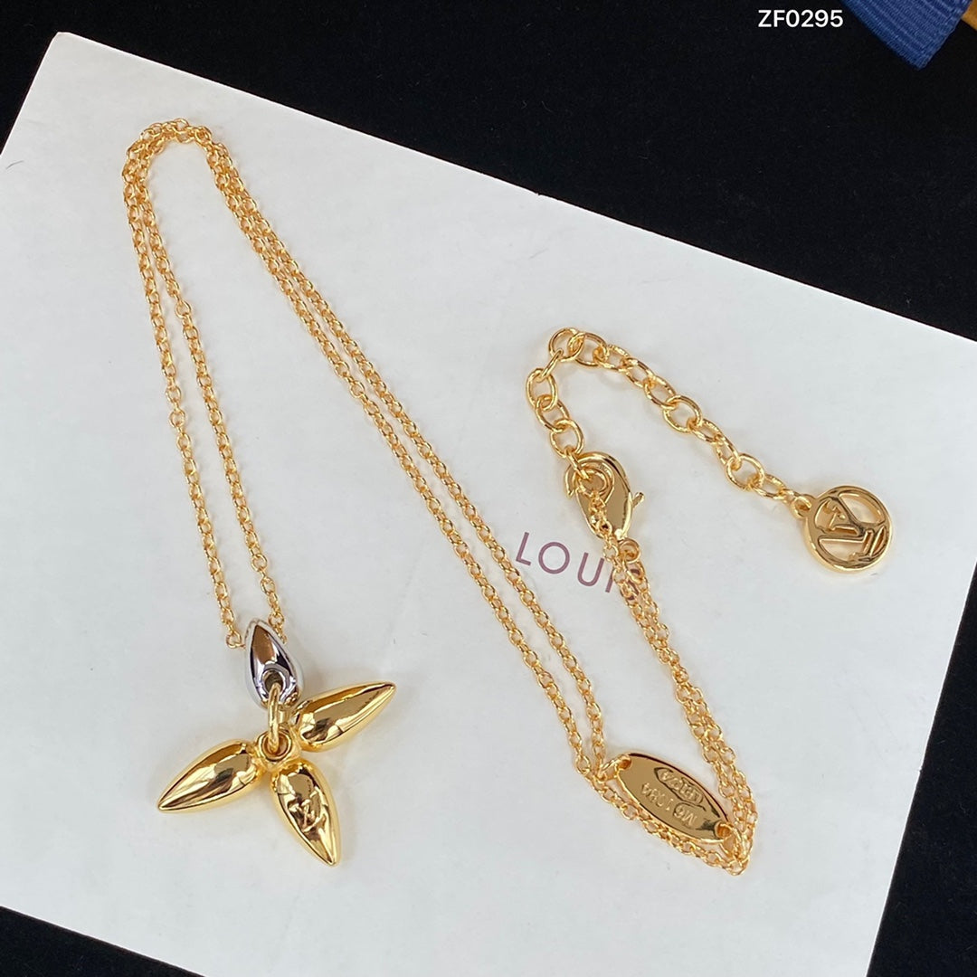 [Avelora Jewelry ]LOUISETTE PEDANT GOLD NECKLACE