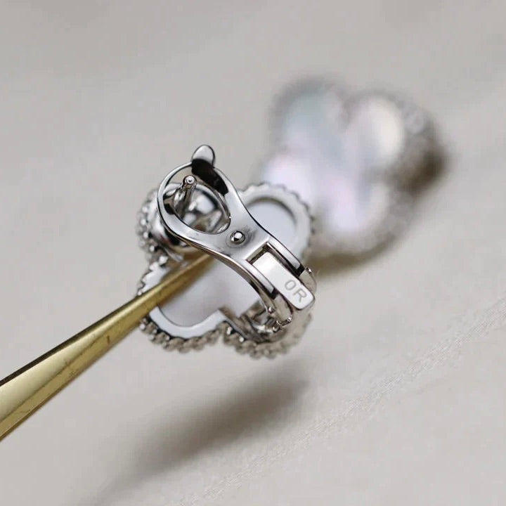 [Avelora Jewelry ]CLOVER MEDIUM 1 MOTIFS  WHITE MOP EARRINGS SILVER