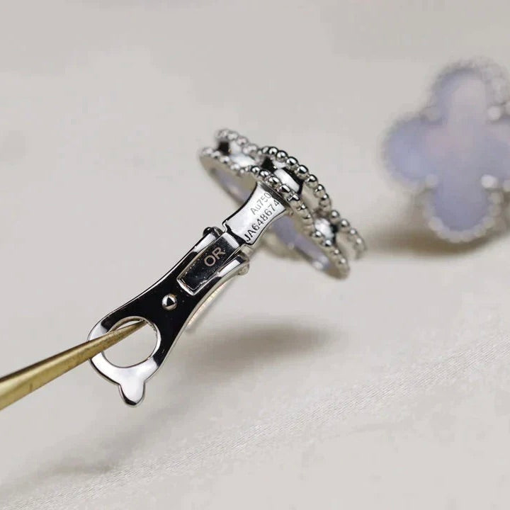 [Avelora Jewelry ]CLOVER MEDIUM 1 MOTIFS  WHITE MOP EARRINGS SILVER