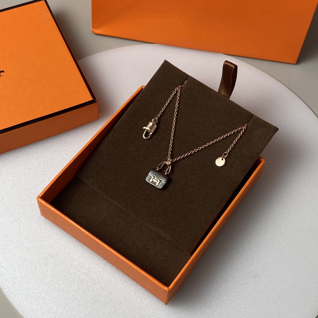 [Avelora Jewelry ]CONSTANCE BLACK PEDANT PINK GOLD NECKLACE
