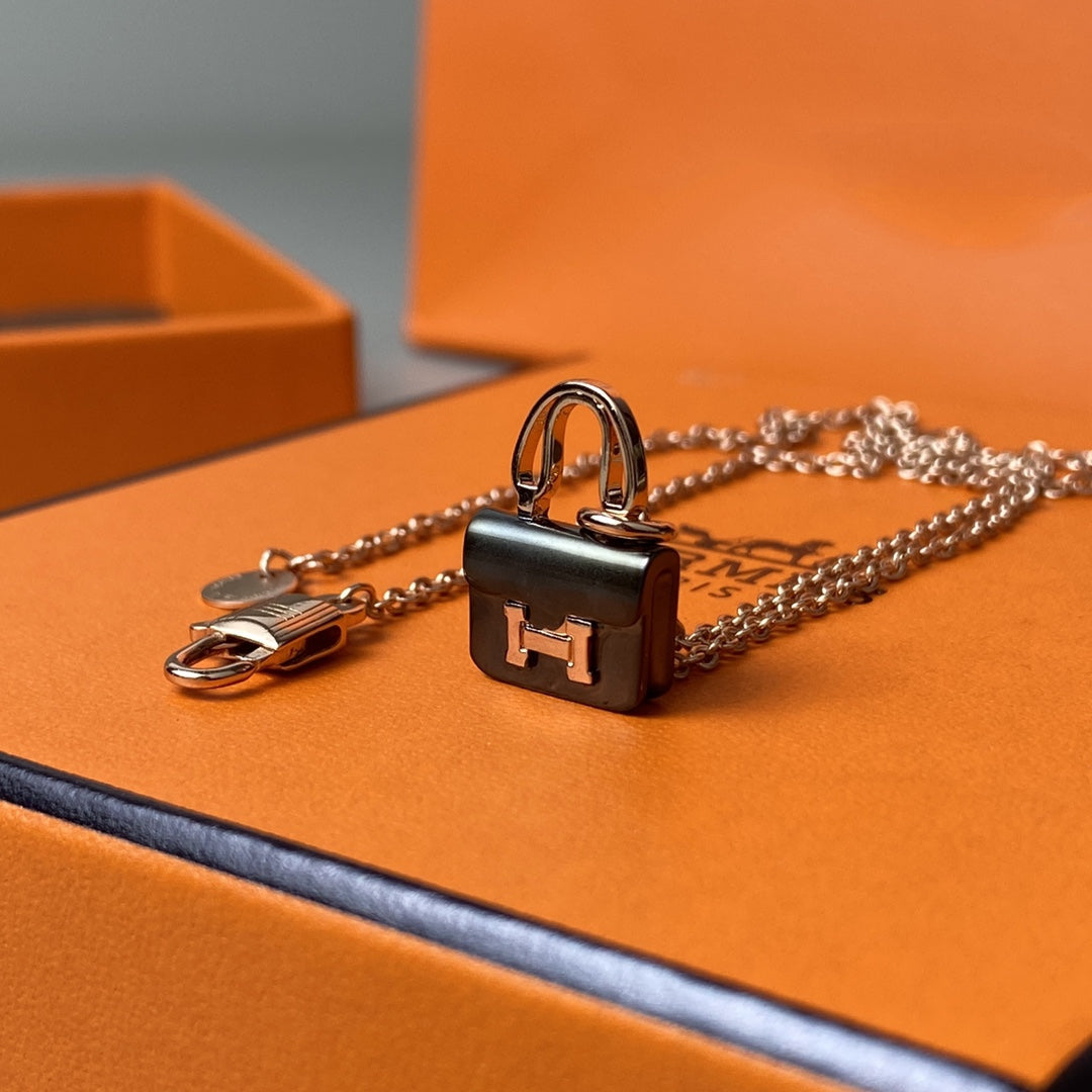 [Avelora]CONSTANCE BLACK PEDANT ROSE GOLD NECKLACE