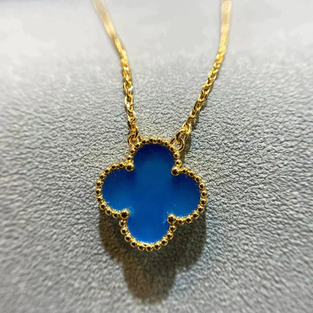[Avelora Jewelry ]CLOVER 15MM BLUE AGATE NECKLACE