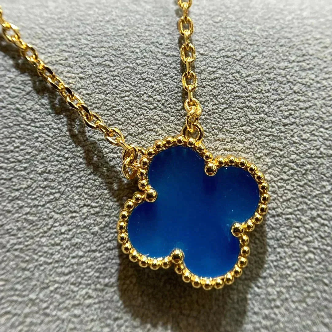 [Avelora Jewelry ]CLOVER 15MM BLUE AGATE NECKLACE