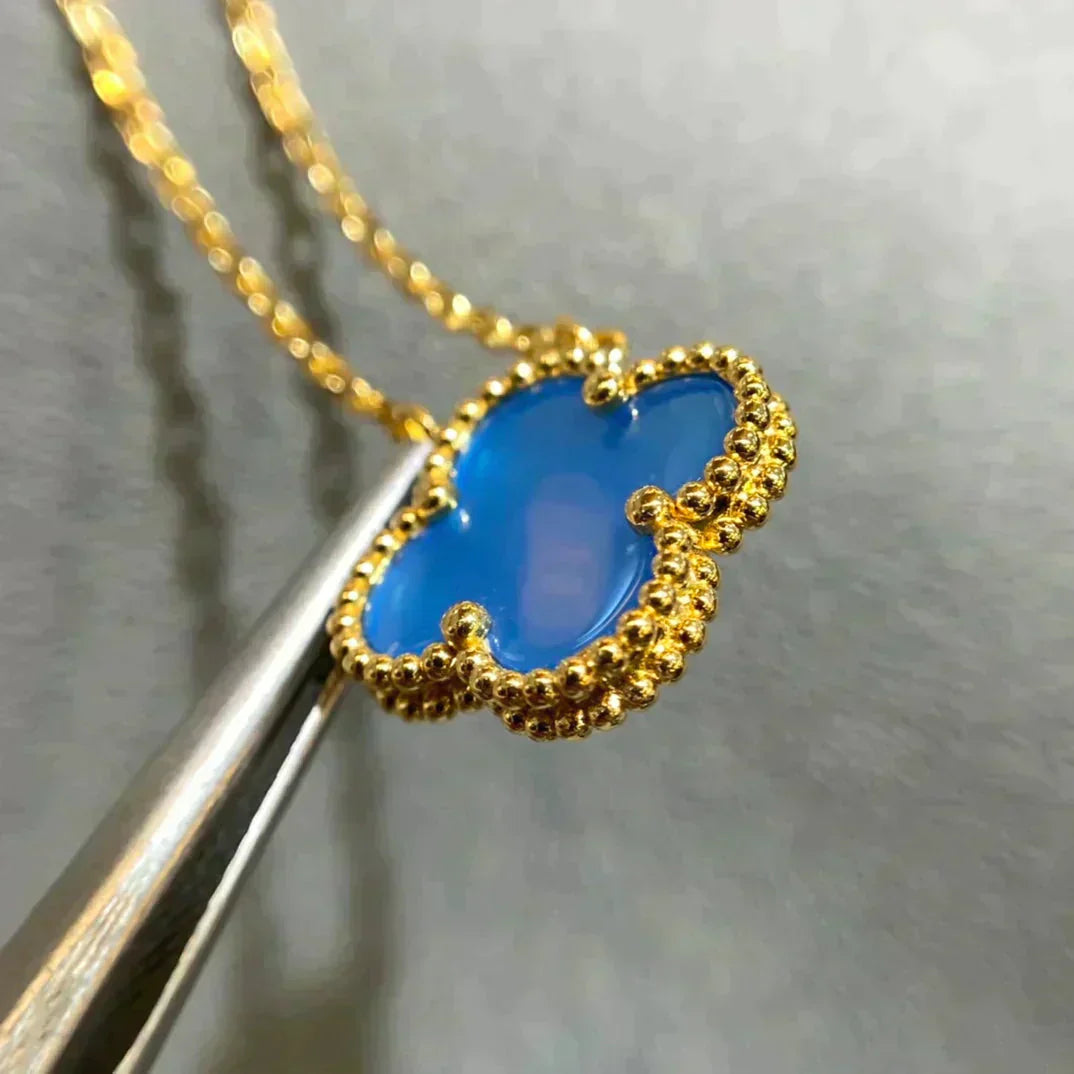 [Avelora Jewelry ]CLOVER 15MM BLUE AGATE NECKLACE
