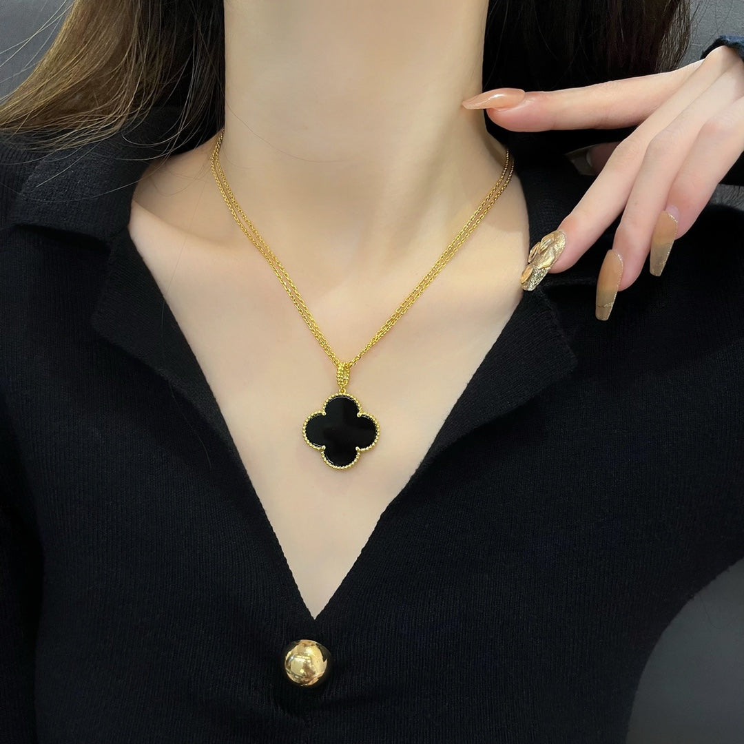 [Avelora Jewelry ]CLOVER 25MM NECKLACE GOLD ONYX