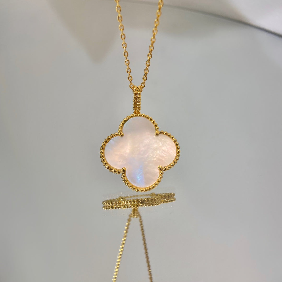 [Avelora Jewelry ]CLOVER 25MM MOP LARGE PENDANT NECKLACE