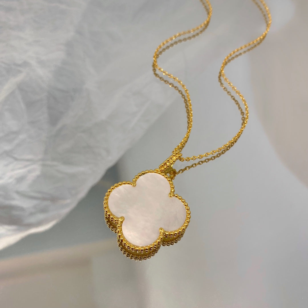 [Avelora Jewelry ]CLOVER 25MM MOP LARGE PENDANT NECKLACE
