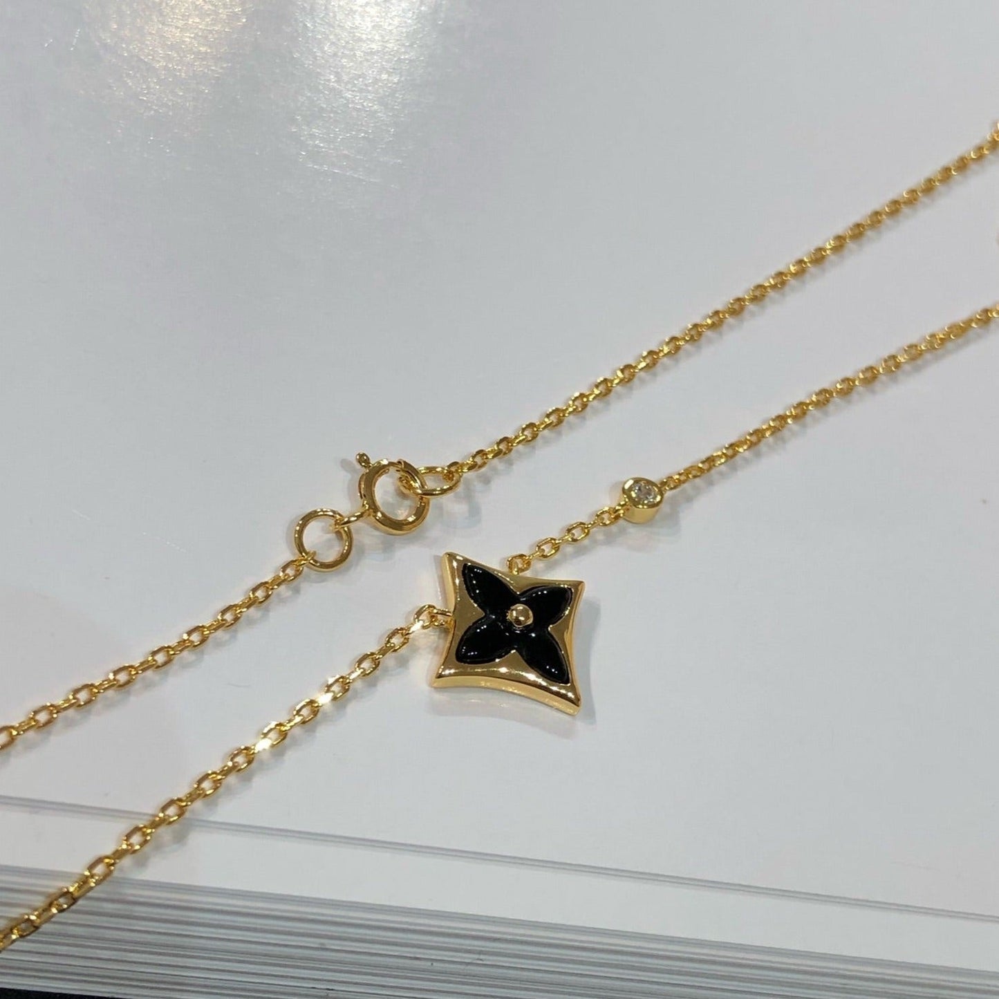 [Avelora]STAR BLACK MOP NECKLACE