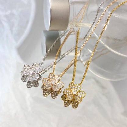 [Avelora]PAVÉ DIAMOND FLOWER CHARM NECKLACE