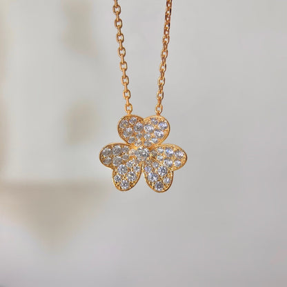 [Avelora]PAVÉ DIAMOND FLOWER CHARM NECKLACE