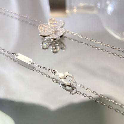 [Avelora]PAVÉ DIAMOND FLOWER CHARM NECKLACE