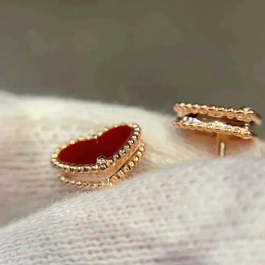 [Avelora Jewelry ]HEART CARNELIAN STUD EARRINGS