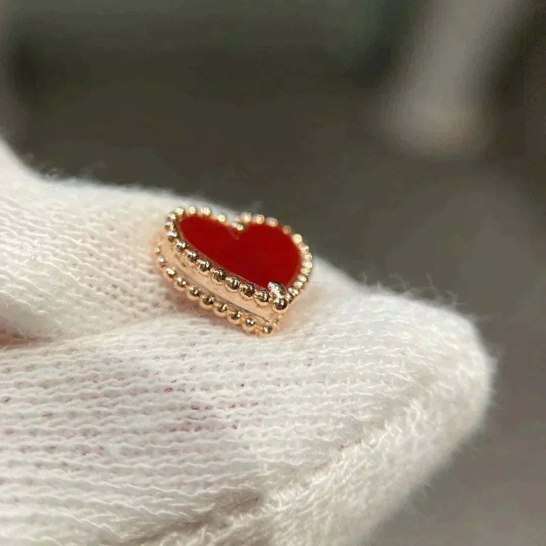 [Avelora Jewelry ]HEART CARNELIAN STUD EARRINGS
