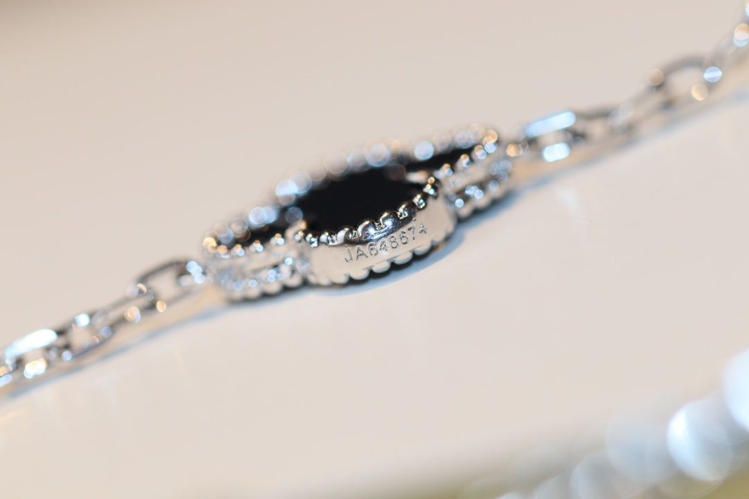 [Avelora Jewelry ]CLOVER 20 MOTIFS ONYX DIAMOND SILVER