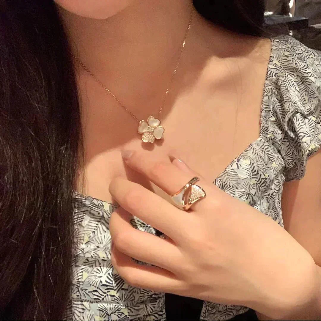 [Avelora Jewelry ]CLOVER MOP DIAMOND ROSE GOLD NECKLACE