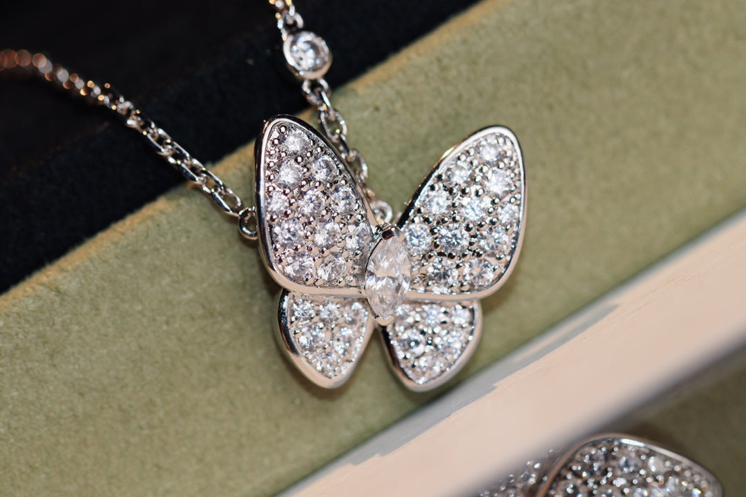 [Avelora Jewelry ]BUTTERFLY DIAMOND NECKLACE