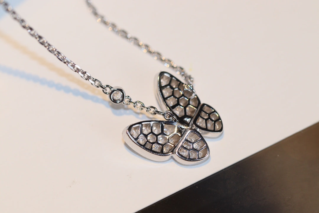 [Avelora]BUTTERFLY DIAMOND CHARM NECKLACE