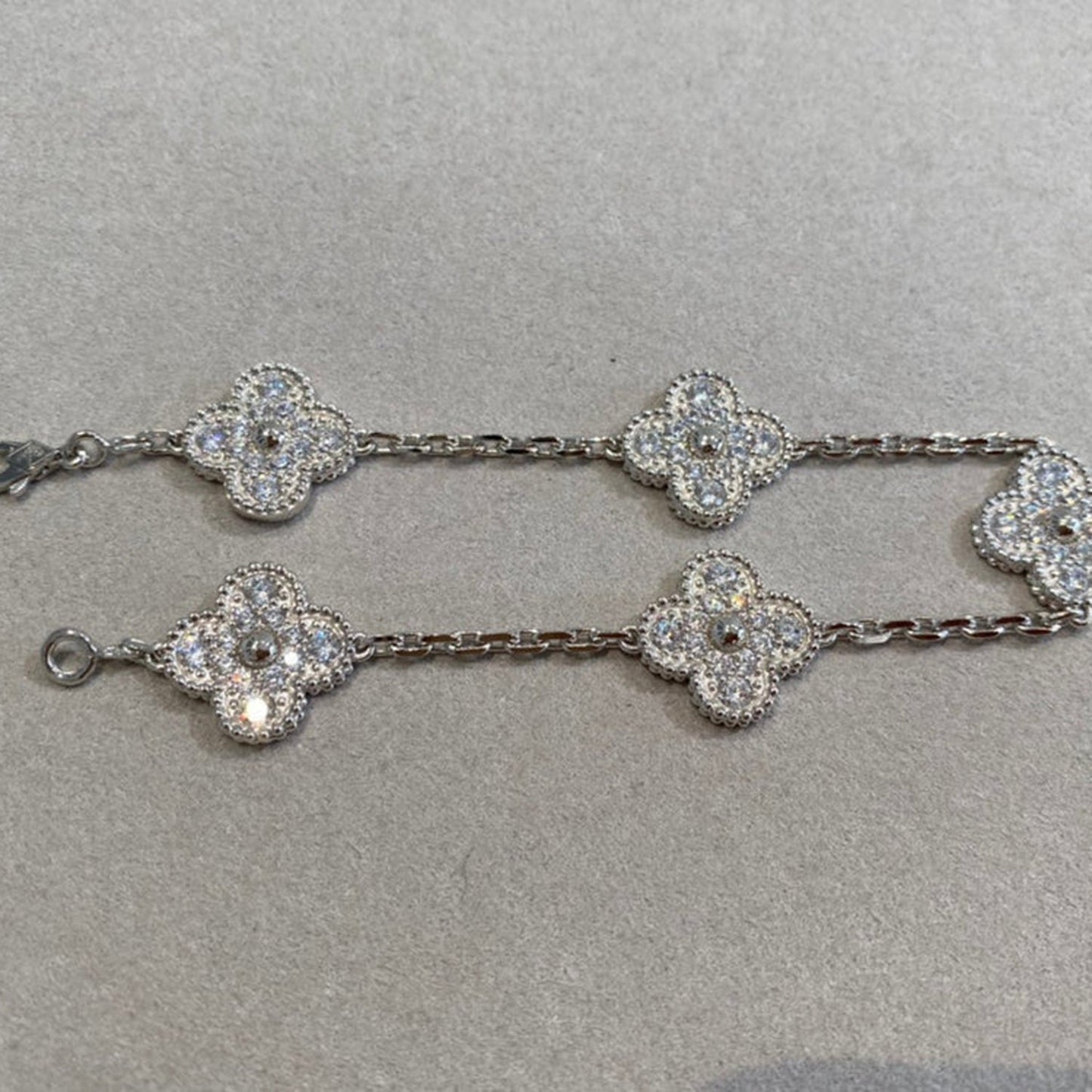 [Avelora]LUCKY CLOVER 5-MOTIF BRACELET - FULL-DIAMOND