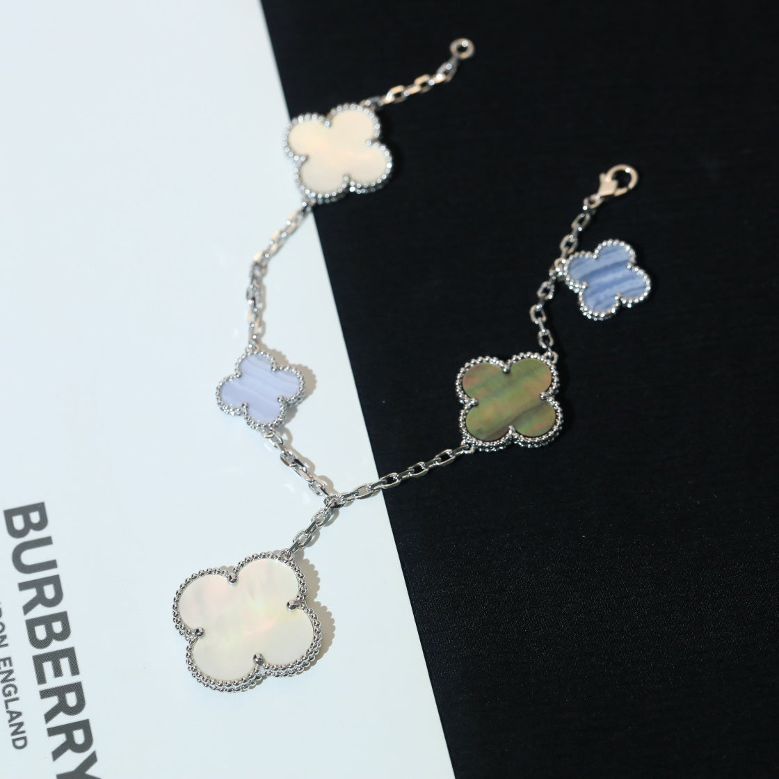 [Avelora Jewelry ]CLOVER BRACELET 5 MOTIFS MOP CHALCEDONY SILVER