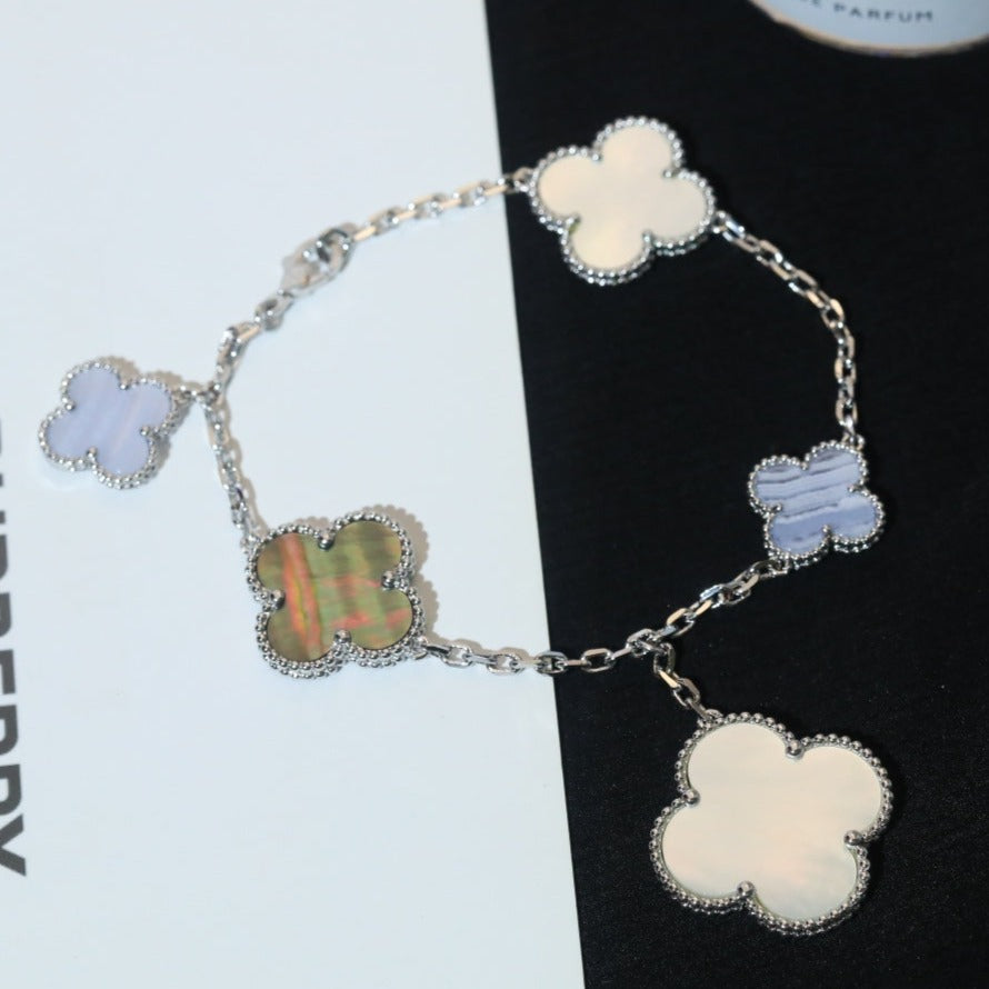 [Avelora Jewelry ]CLOVER BRACELET 5 MOTIFS MOP CHALCEDONY SILVER