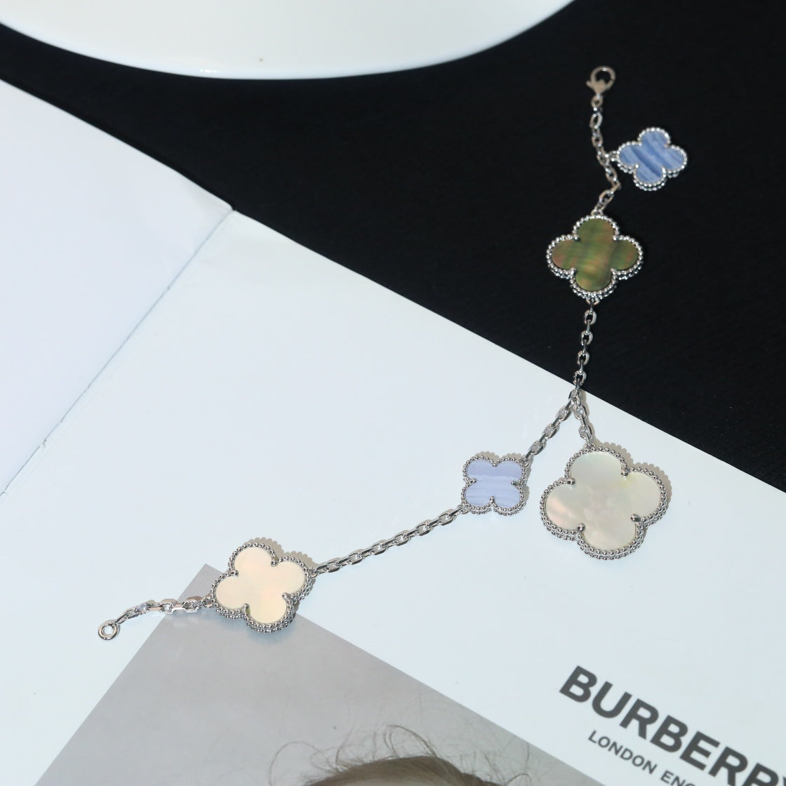 [Avelora Jewelry ]CLOVER BRACELET 5 MOTIFS MOP CHALCEDONY SILVER