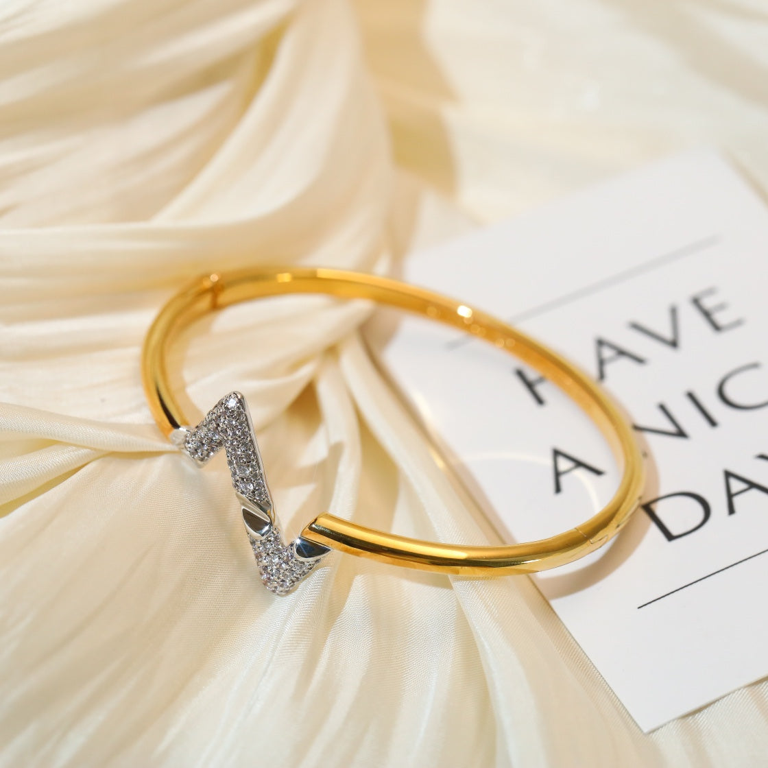 [Avelora]VOLTE UPSITE DOWN GOLD DIAMOND BRACELET