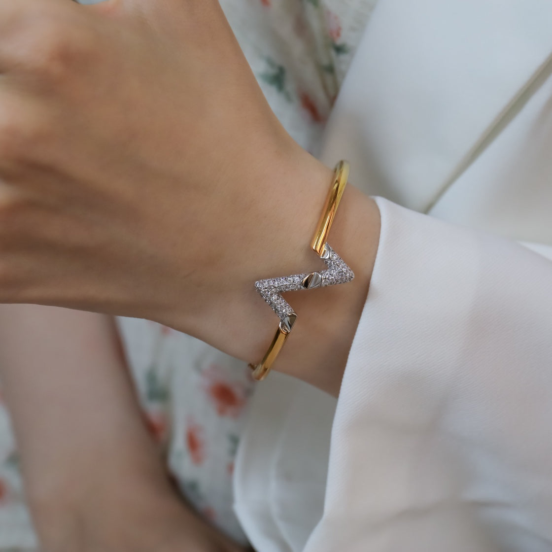 [Avelora]VOLTE UPSITE DOWN GOLD DIAMOND BRACELET