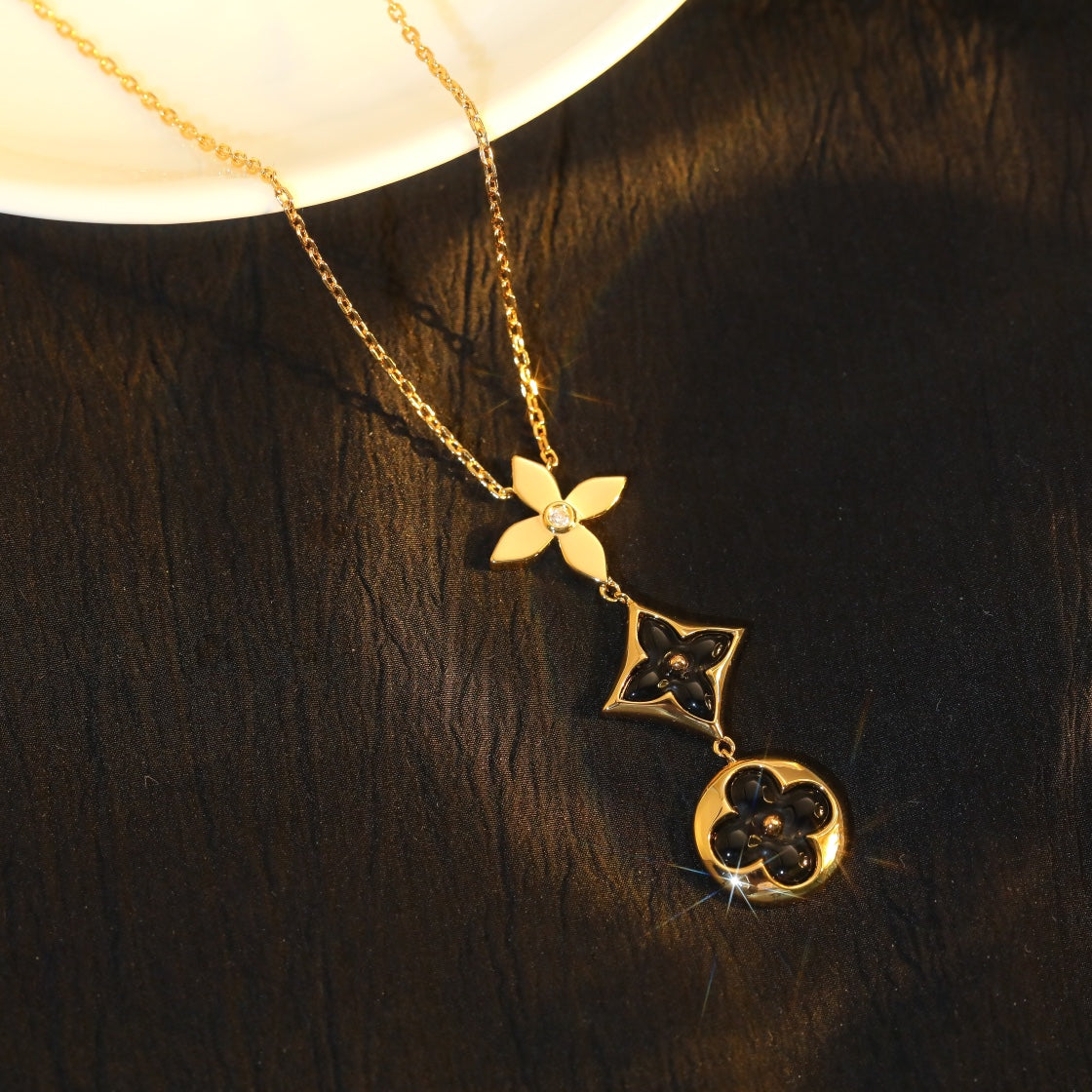 [Avelora Jewelry ]STAR AND SUN ONYX PINK GOLD NECKLACE
