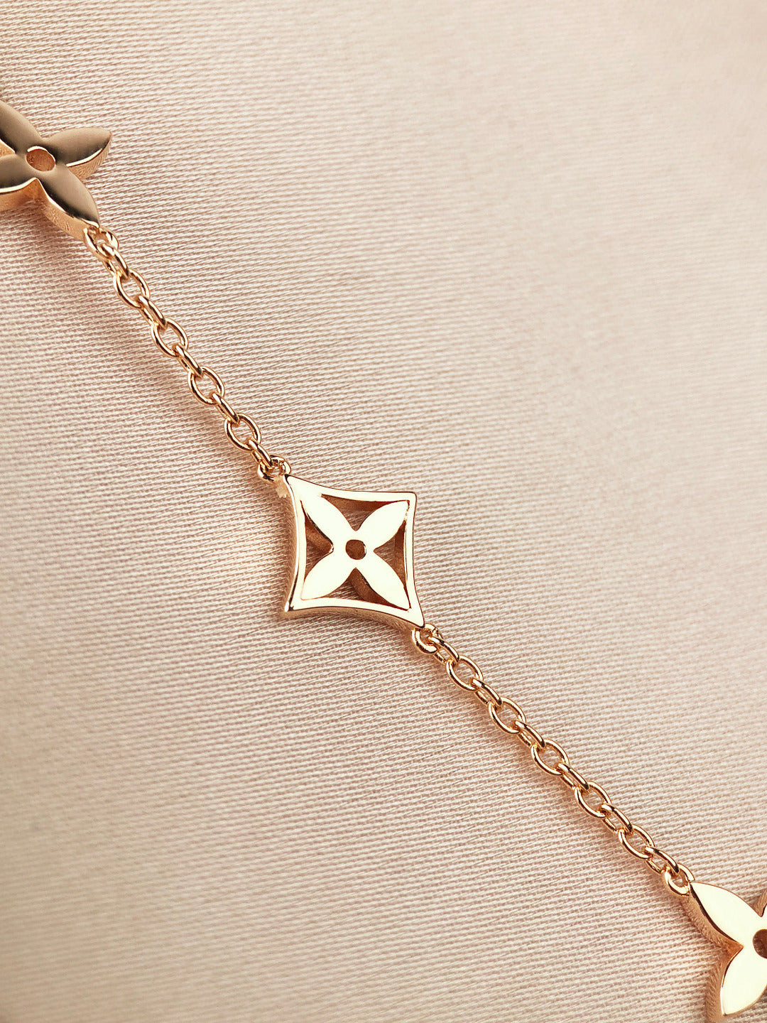 [Avelora]STAR AND SUN 7 MOTIFS GOLD BRACELET