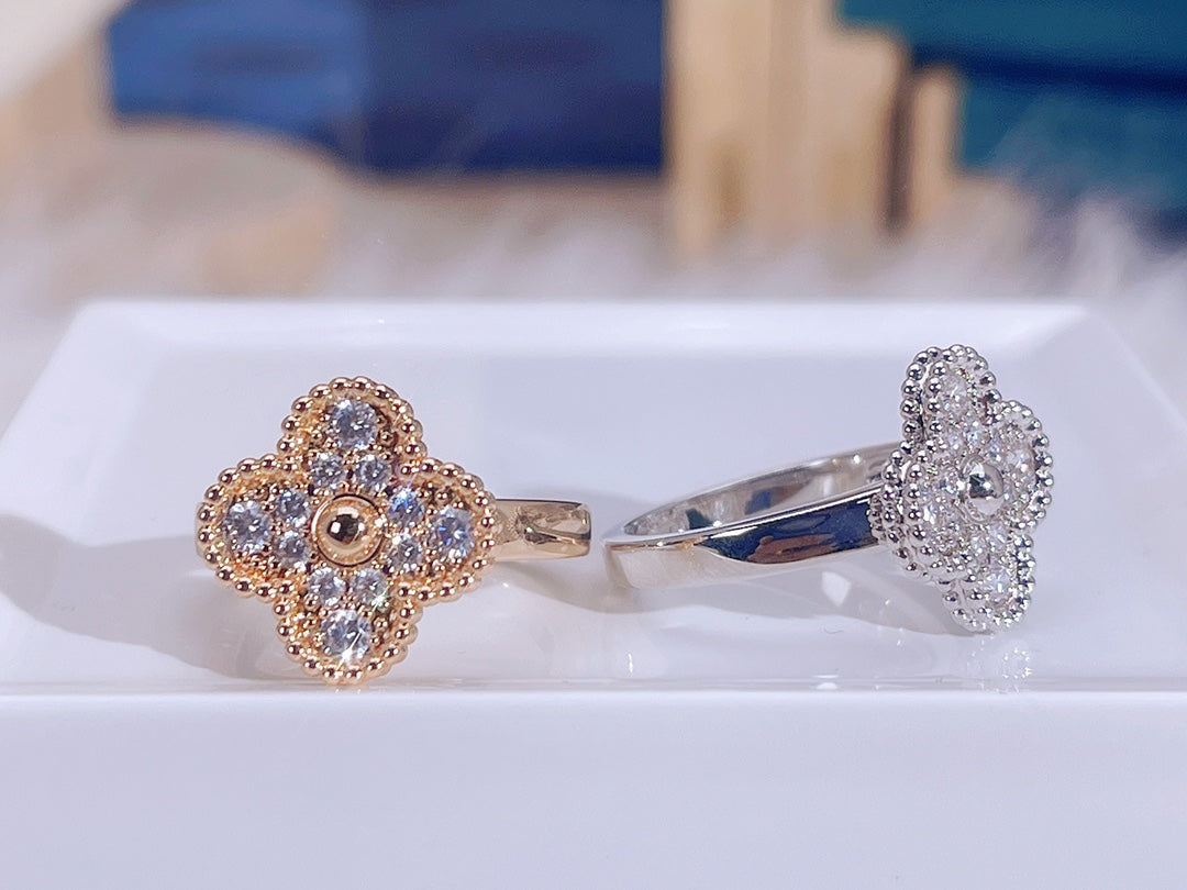 [Avelora Jewelry ]CLOVER DIAMOND RING