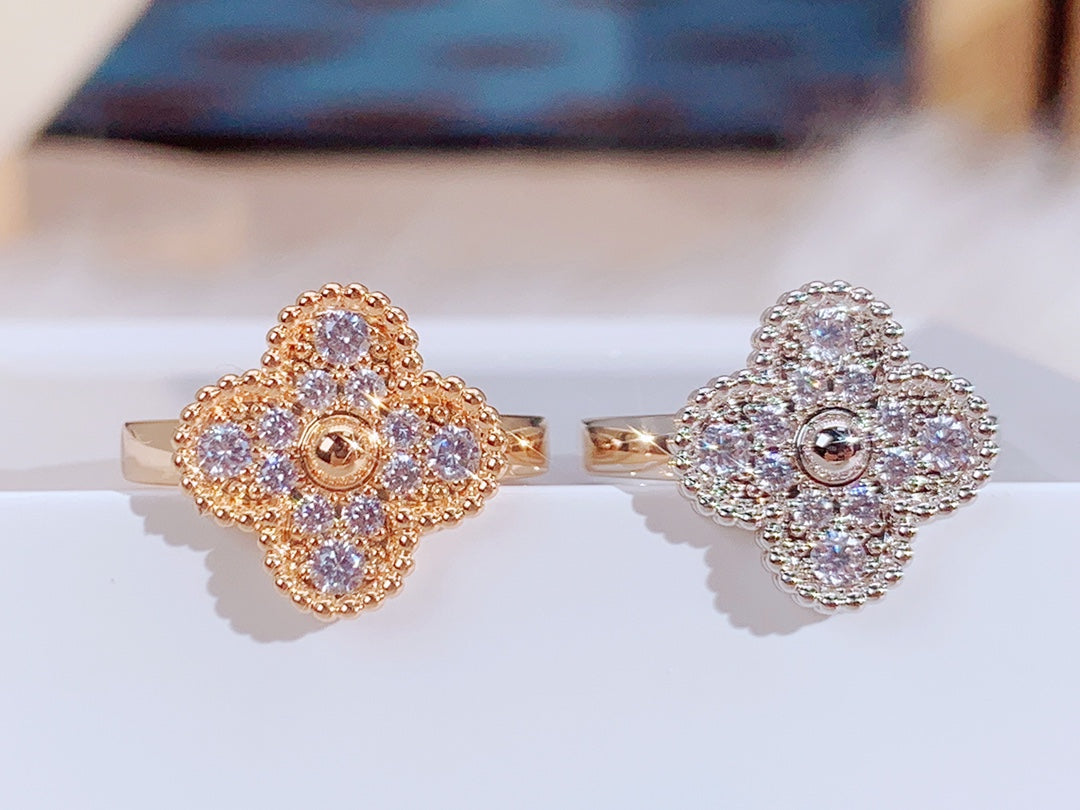 [Avelora Jewelry ]CLOVER DIAMOND RING