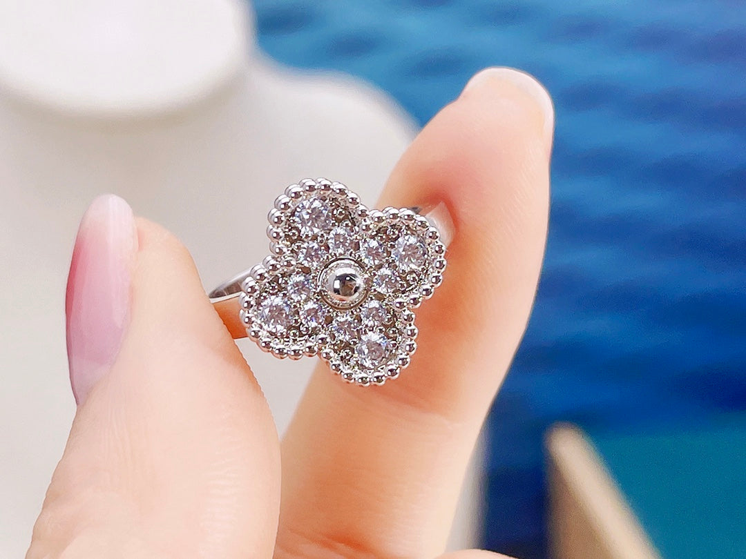 [Avelora Jewelry ]CLOVER DIAMOND RING
