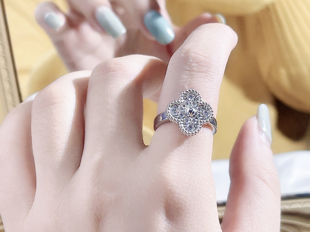 [Avelora Jewelry ]CLOVER DIAMOND RING