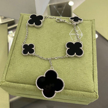 [Avelora Jewelry ]CLOVER 5 MOTIFS SIVLER ONYX BRACELET