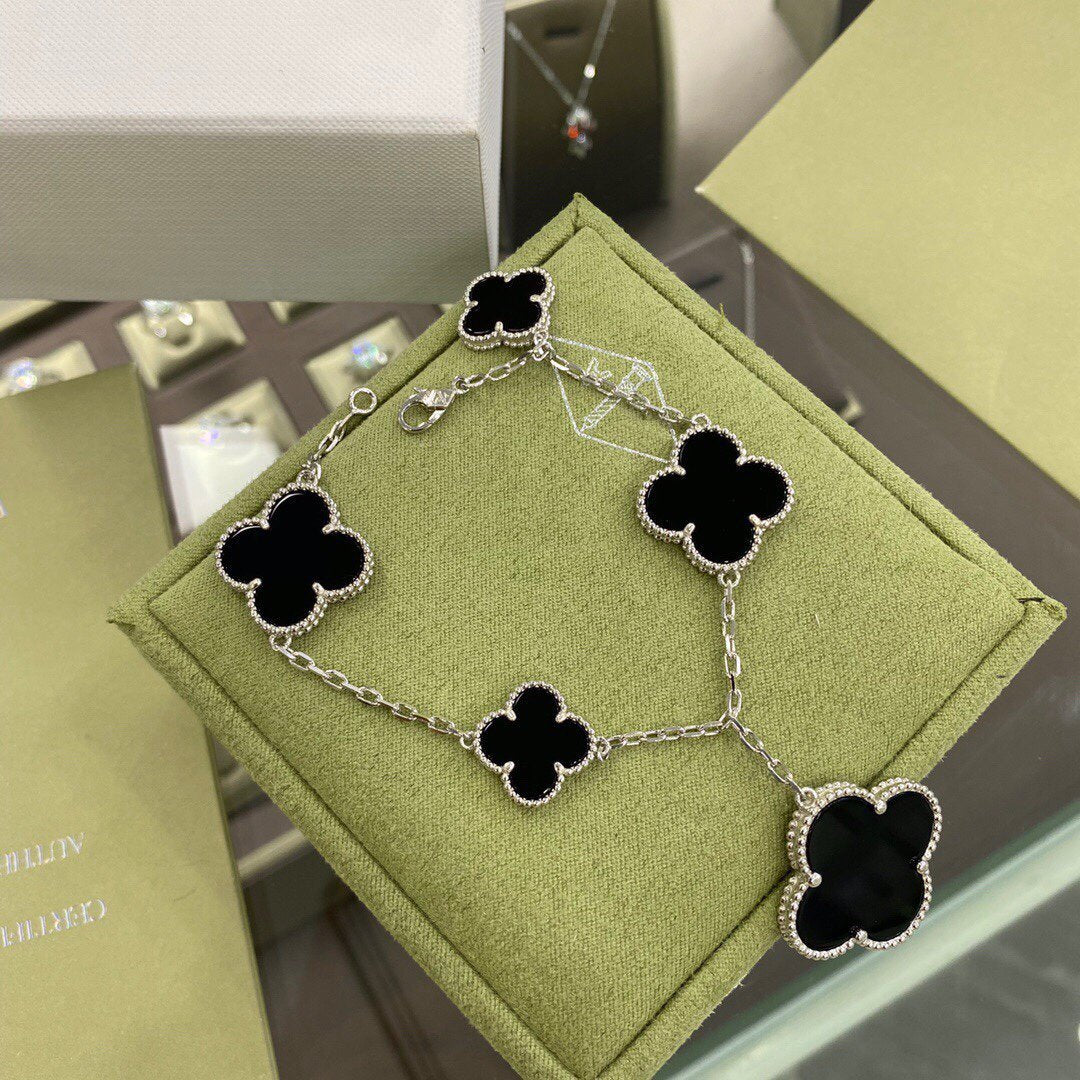 [Avelora Jewelry ]CLOVER 5 MOTIFS SIVLER ONYX BRACELET