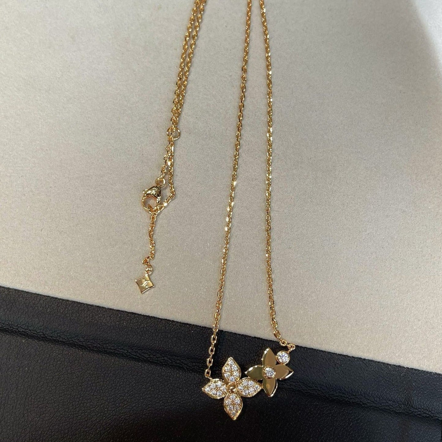 [Avelora]STAR BLOSSOM NECKLACE ROSE GOLD DIAMONDS