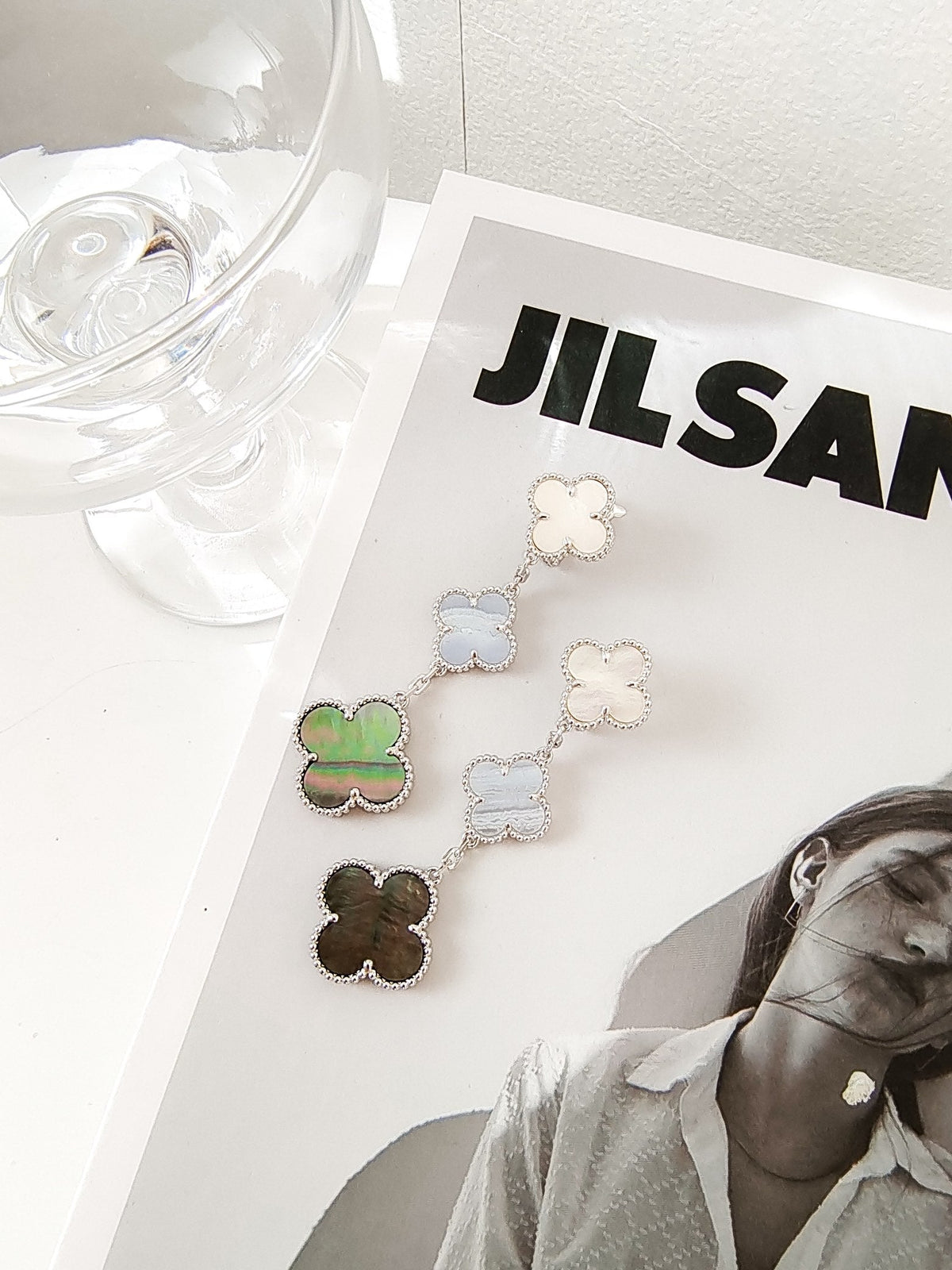[Avelora Jewelry ]CLOVER 3 MOTIFS CHALCEDONY DARK MOP SILVER EARRINGS