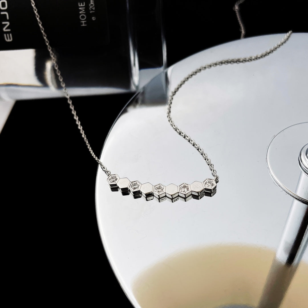 [Avelora]BEE MY LOVE DIAMOND NECKLACE