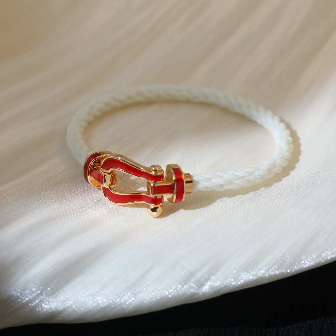 [Avelora Jewelry ]FORCE 10 WHITE TEXTILE DIAMOND PAVED