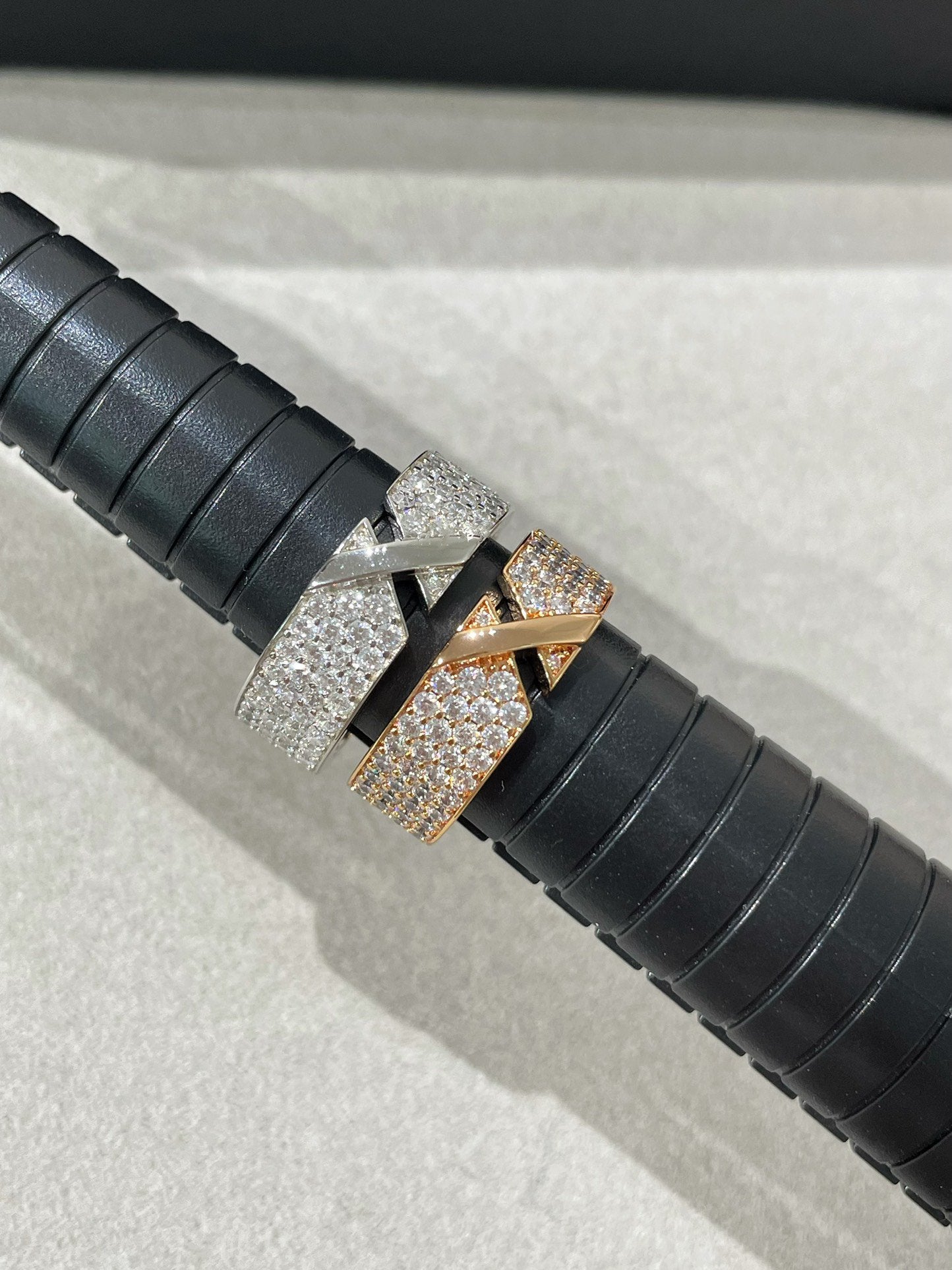 [Avelora]LIENS EVIDENCE  DIAMOND PAVED RING