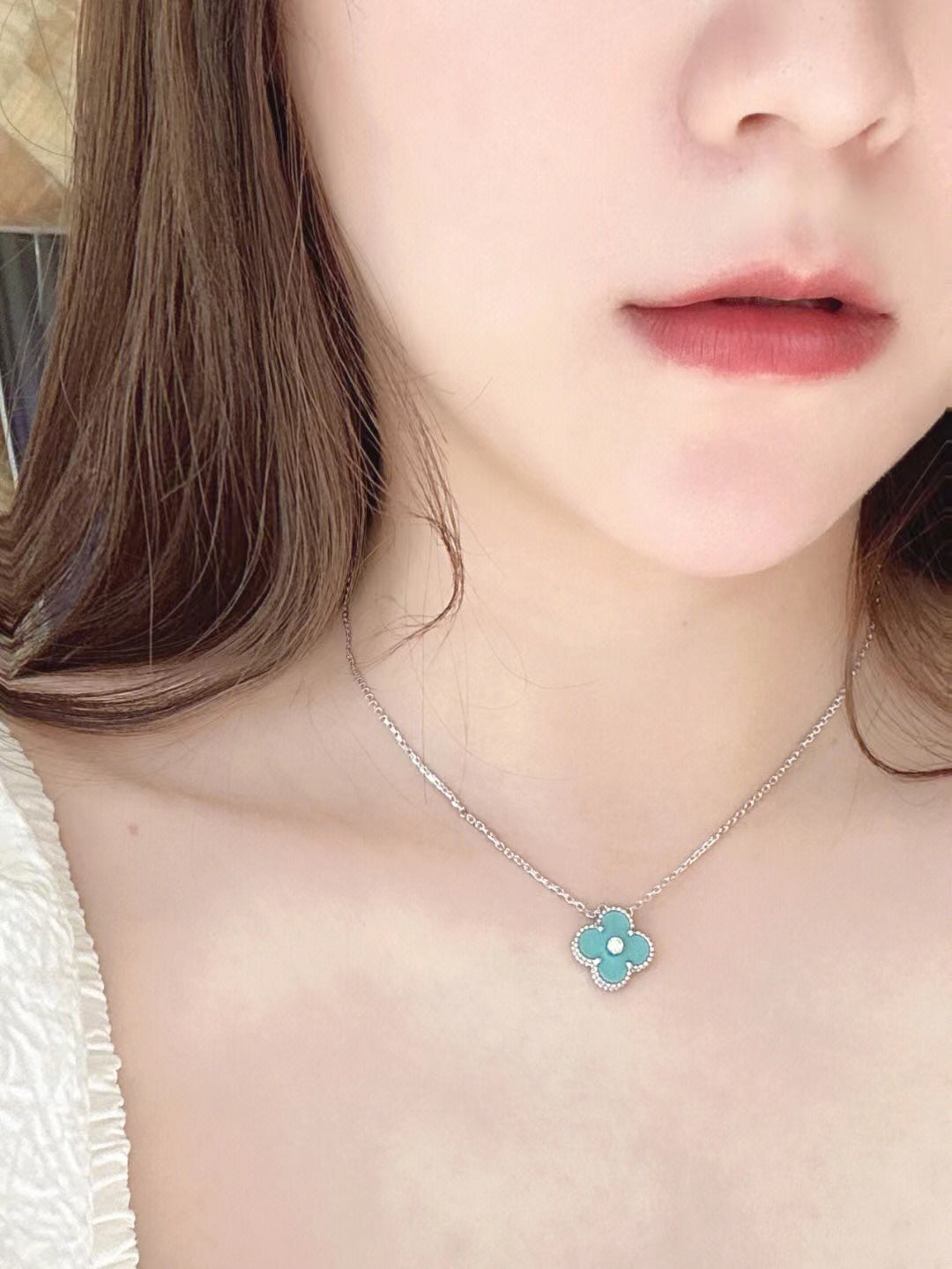 [Avelora Jewelry ]CLOVER 1 DIAMOND LIGHT BLUE SILVER NECKLACE